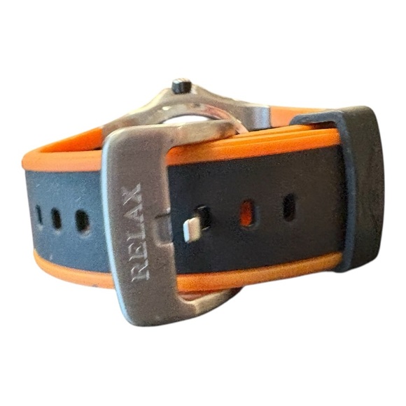 Tommy Bahama sporty watch with rubber band in black/orange. JB5 - Picture 8 of 9